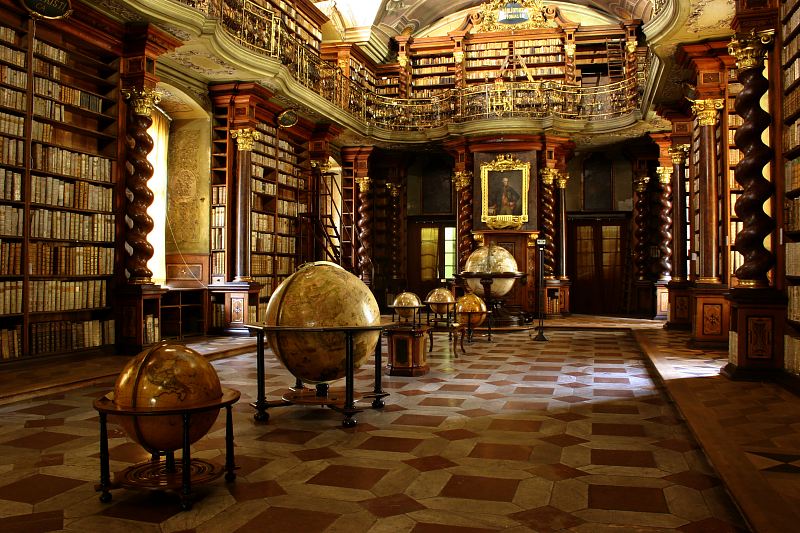 Klementinum_Baroque_library_014.jpg